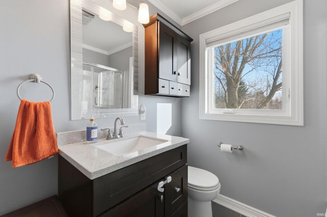 9166 Auburn Road, Fort Wayne, IN 46825