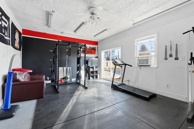 9166 Auburn Road, Fort Wayne, IN 46825