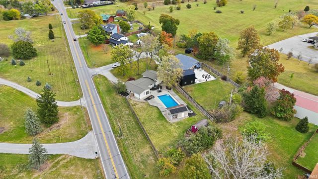 9166 Auburn Road, Fort Wayne, IN 46825