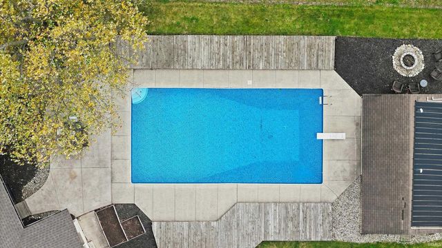 9166 Auburn Road, Fort Wayne, IN 46825