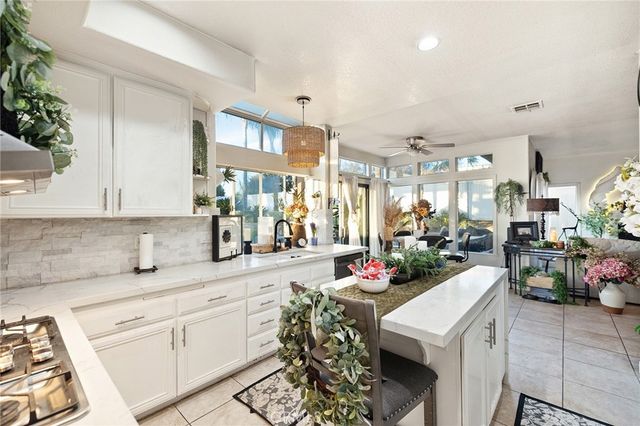 40027 Gibraltar, Murrieta, CA 92562