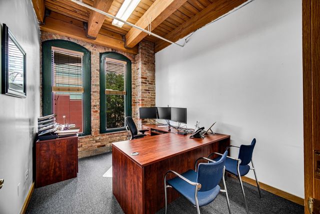 566 W Lake Street, Chicago, IL 60661