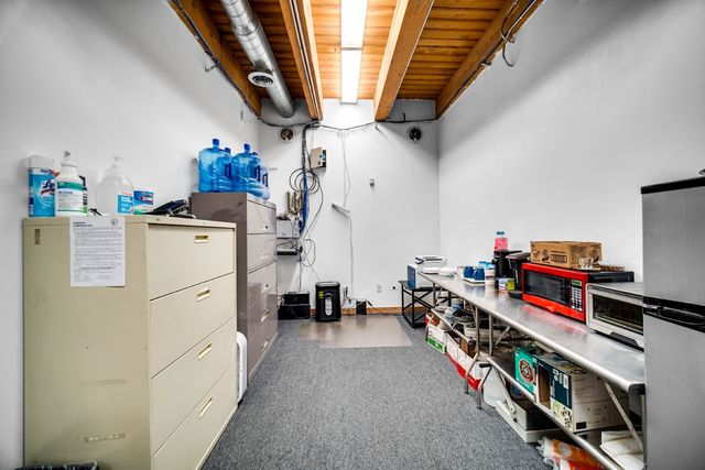 566 W Lake Street, Chicago, IL 60661