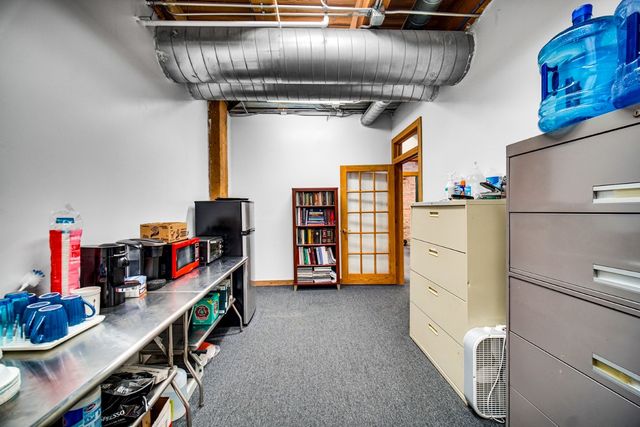 566 W Lake Street, Chicago, IL 60661