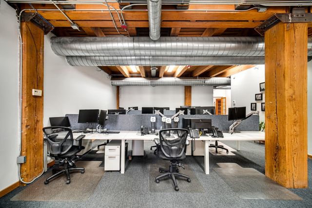 566 W Lake Street, Chicago, IL 60661