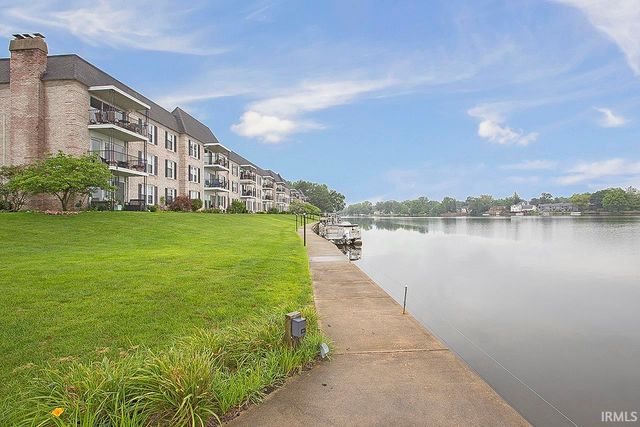 1077 Greenleaf Blvd Apt 101, Elkhart, IN 46514