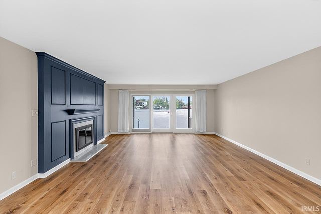 1077 Greenleaf Blvd Apt 101, Elkhart, IN 46514