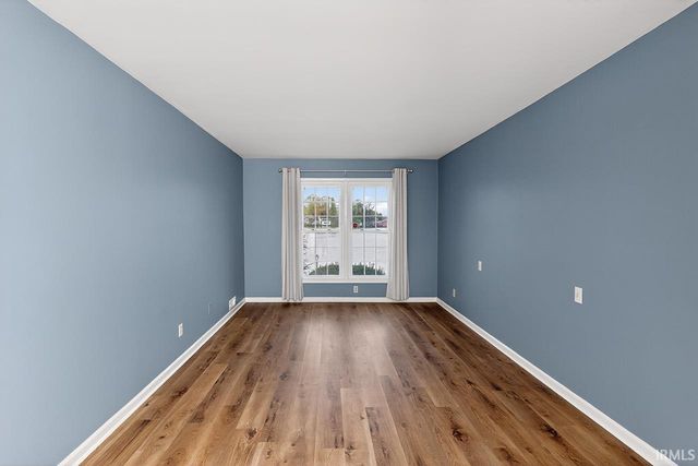 1077 Greenleaf Blvd Apt 101, Elkhart, IN 46514