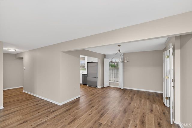 1077 Greenleaf Blvd Apt 101, Elkhart, IN 46514