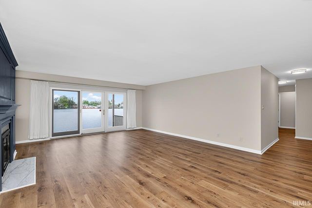 1077 Greenleaf Blvd Apt 101, Elkhart, IN 46514