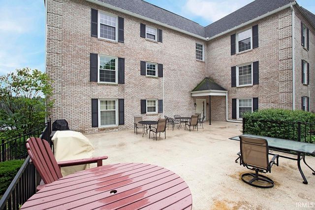 1077 Greenleaf Blvd Apt 101, Elkhart, IN 46514