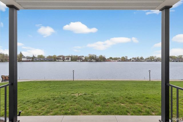1077 Greenleaf Blvd Apt 101, Elkhart, IN 46514