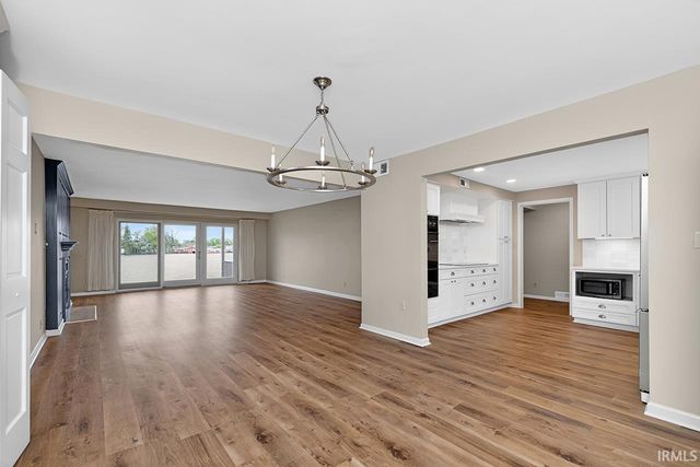 1077 Greenleaf Blvd Apt 101, Elkhart, IN 46514