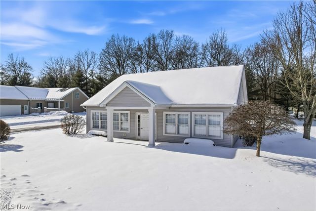 105 Nicklaus Drive, Warren, OH 44484