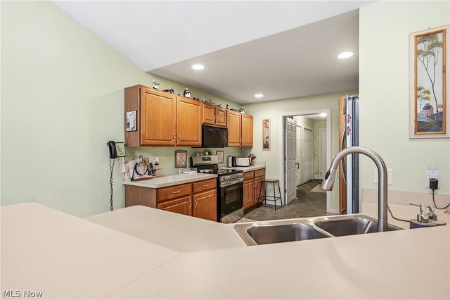 105 Nicklaus Drive, Warren, OH 44484