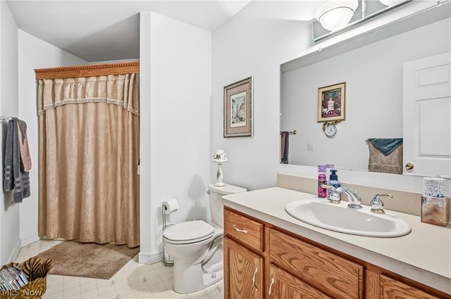 105 Nicklaus Drive, Warren, OH 44484