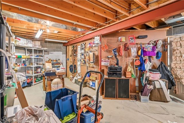 105 Nicklaus Drive, Warren, OH 44484