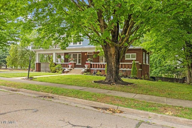 834 West Locust Street, Johnson City, TN 37604