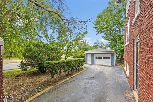 834 West Locust Street, Johnson City, TN 37604