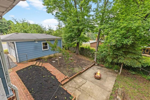 834 West Locust Street, Johnson City, TN 37604