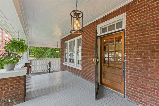 834 West Locust Street, Johnson City, TN 37604