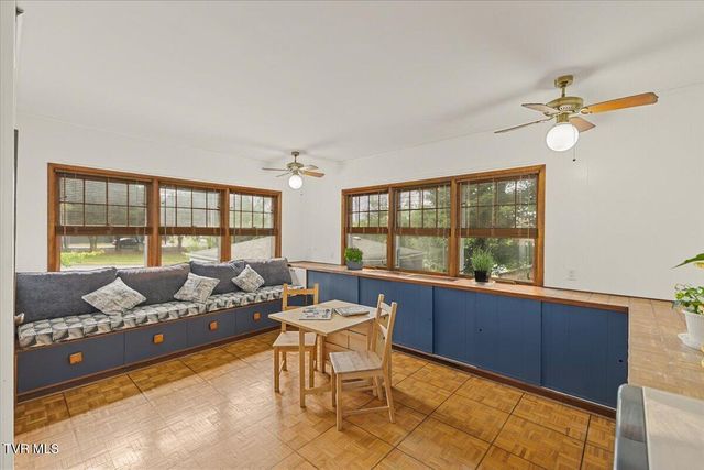 834 West Locust Street, Johnson City, TN 37604