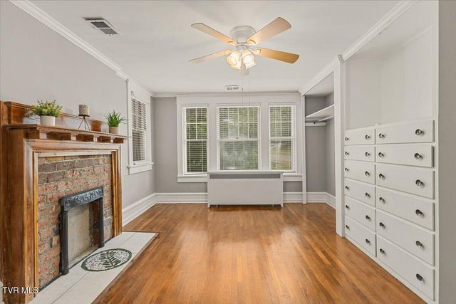 834 West Locust Street, Johnson City, TN 37604