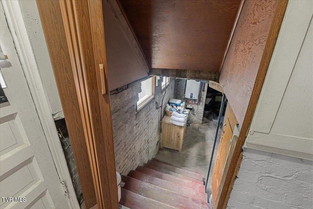 834 West Locust Street, Johnson City, TN 37604