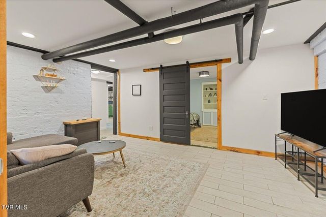 834 West Locust Street, Johnson City, TN 37604