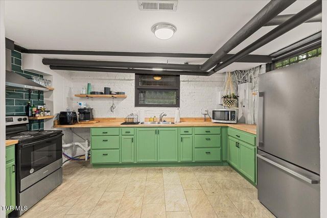 834 West Locust Street, Johnson City, TN 37604