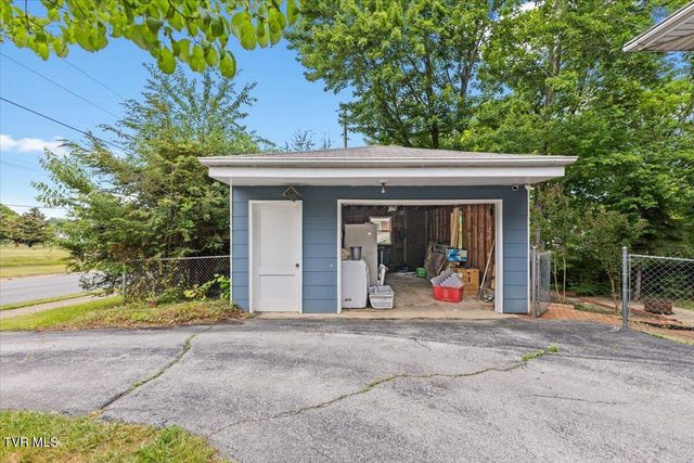834 West Locust Street, Johnson City, TN 37604