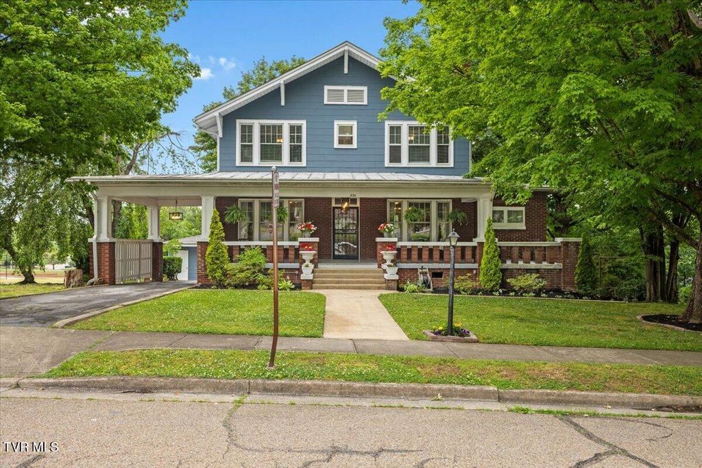 834 West Locust Street, Johnson City, TN 37604