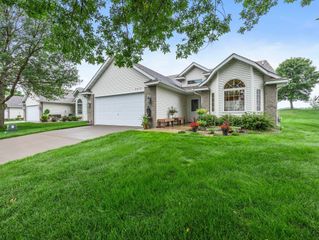 2317 Cleveland Lane S, Cambridge, MN 55008