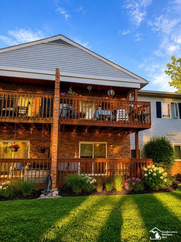 1545 Harbour Boulevard, Trenton, MI 48183