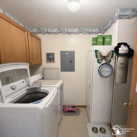 1545 Harbour Boulevard, Trenton, MI 48183