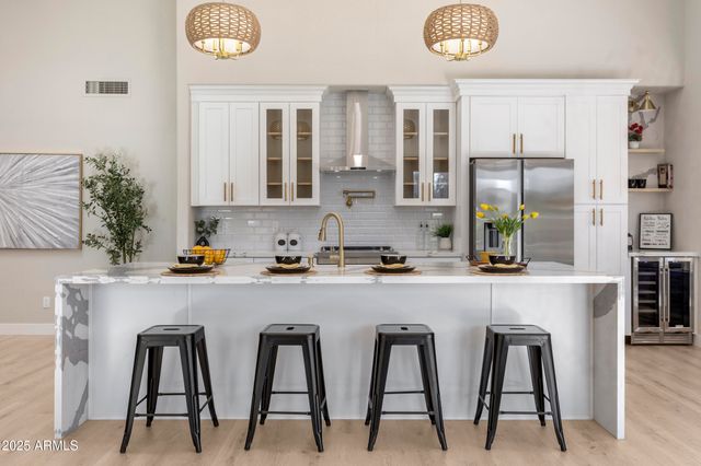 25843 S EASTLAKE Drive, Sun Lakes, AZ 85248