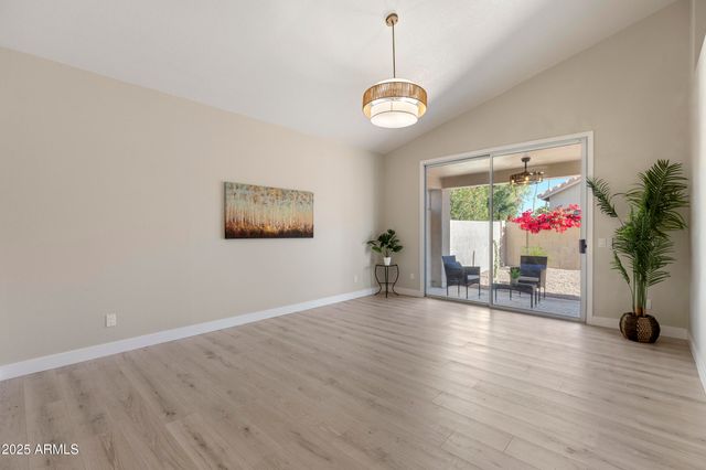 25843 S EASTLAKE Drive, Sun Lakes, AZ 85248