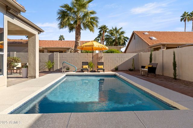 25843 S EASTLAKE Drive, Sun Lakes, AZ 85248