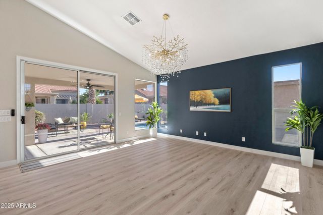 25843 S EASTLAKE Drive, Sun Lakes, AZ 85248