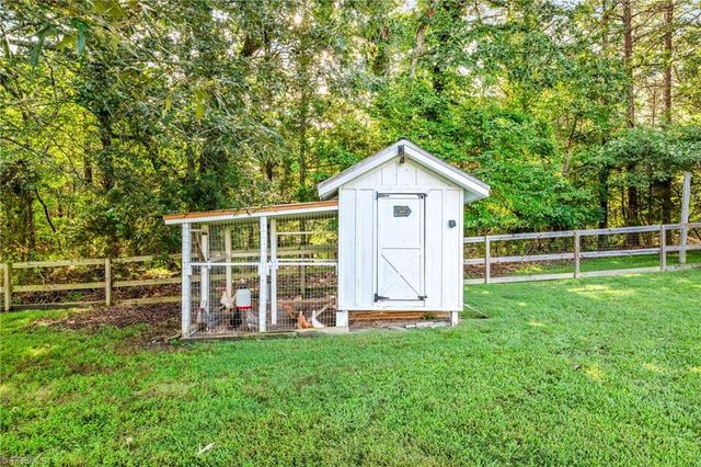 7021 Bronco Lane, Summerfield, NC 27358