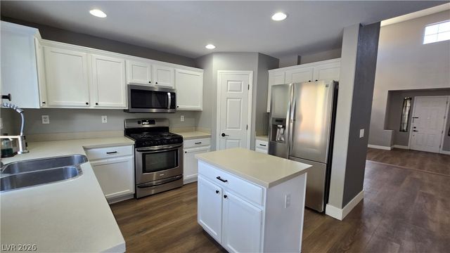 9860 Ridge Hill Avenue, Las Vegas, NV 89147