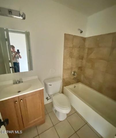 2631 Idalia Avenue A, El Paso, TX 79930