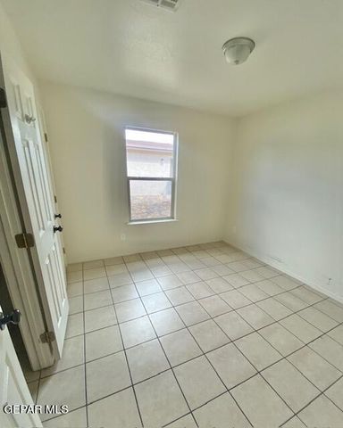 2631 Idalia Avenue A, El Paso, TX 79930