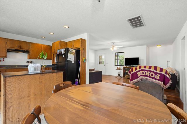 10865 E 258th Street S, Porum, OK 74455