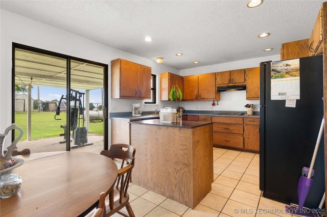 10865 E 258th Street S, Porum, OK 74455