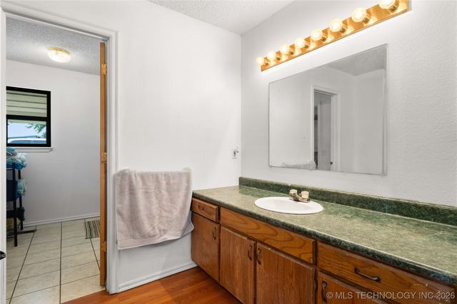 10865 E 258th Street S, Porum, OK 74455