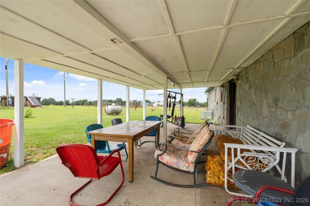 10865 E 258th Street S, Porum, OK 74455