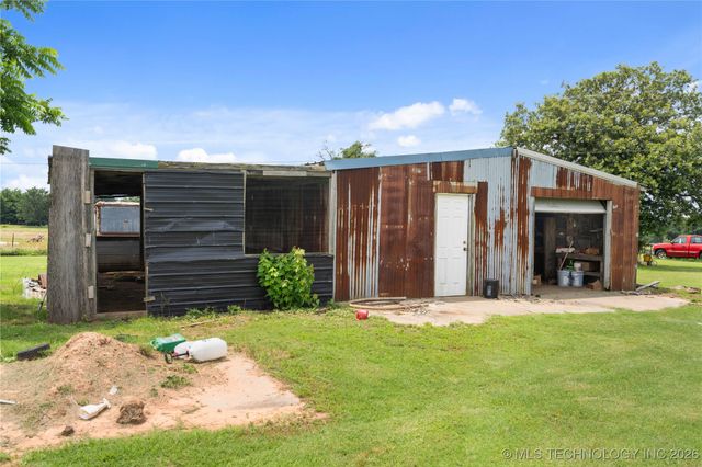 10865 E 258th Street S, Porum, OK 74455