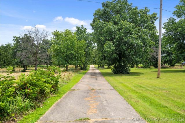 10865 E 258th Street S, Porum, OK 74455