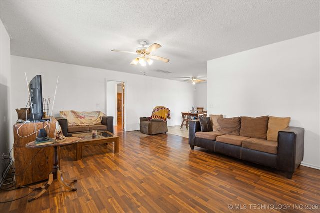 10865 E 258th Street S, Porum, OK 74455